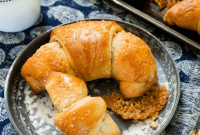 Authentic Kifli (Hungarian Walnut Roll) Recipe for Homemade Pastry