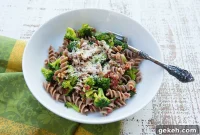 Whole Grain Pasta with Broccoli and Sun-Dried Tomatoes Recipe