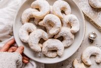 Almond Crescent Cookies (Kipferl) — Traditional Austrian Recipe