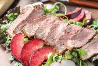 Grilled Steak Salad with Plums and Balsamic Glaze (Low-Carb)