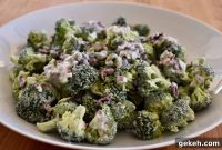 Broccoli and Cranberry Salad with Creamy Greek Yogurt Dressing