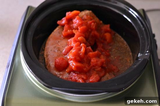 Slow-Cooker Mexican Pulled Pork Tacos You'll Make Tonight 5 Mexican Pulled Pork recipe, crock pot recipes, pork crock pot, crock pot tacos