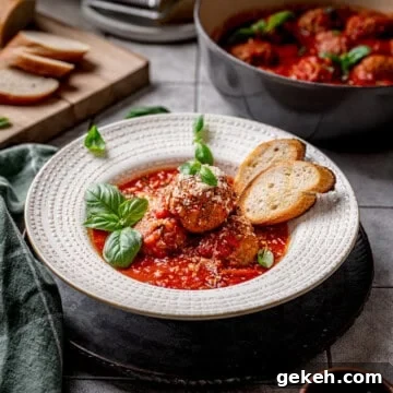 Classic Italian Meatballs in Tomato Sauce (Polpette al Sugo)