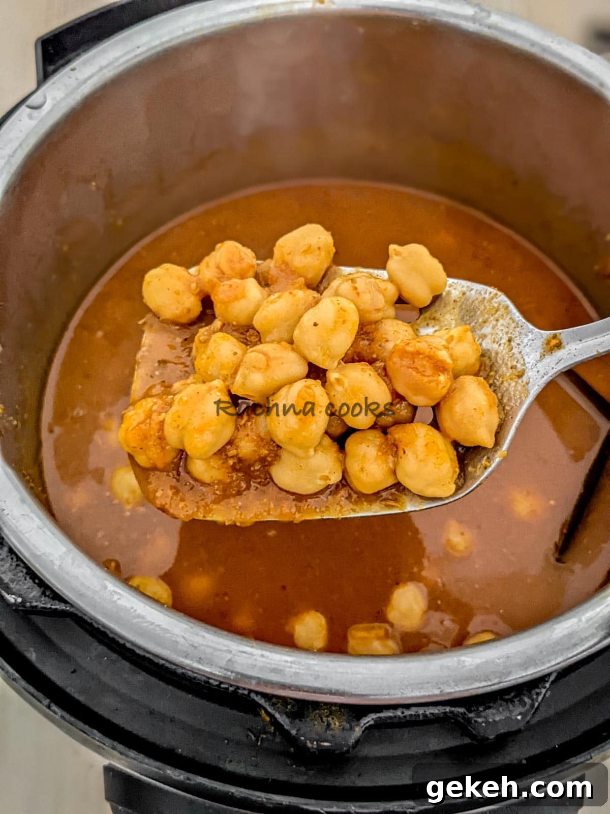 Instant Pot Punjabi Chole (Authentic Chana Masala Recipe) 11 After cooking, chana masala in instant pot.