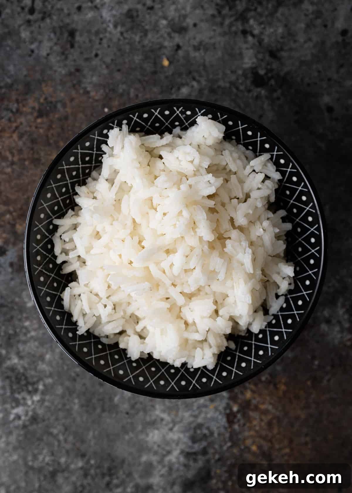 Perfect White Rice Every Time: Simple Stovetop & Rice Cooker Method 6 fluffy white rice in a bowl