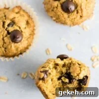 Oatmeal chocolate chip cookie muffins - breakfast that tastes like dessert! #chocolatechipmuffins #healthy #breakfast #wholewheat #oatmealchocolatechip