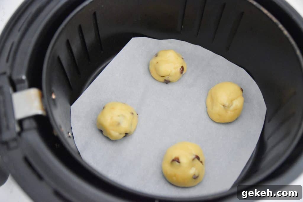 Air Fryer Chocolate Chip Cookies Made with Cake Mix 9 chocolate chip cookie sin an air fryer