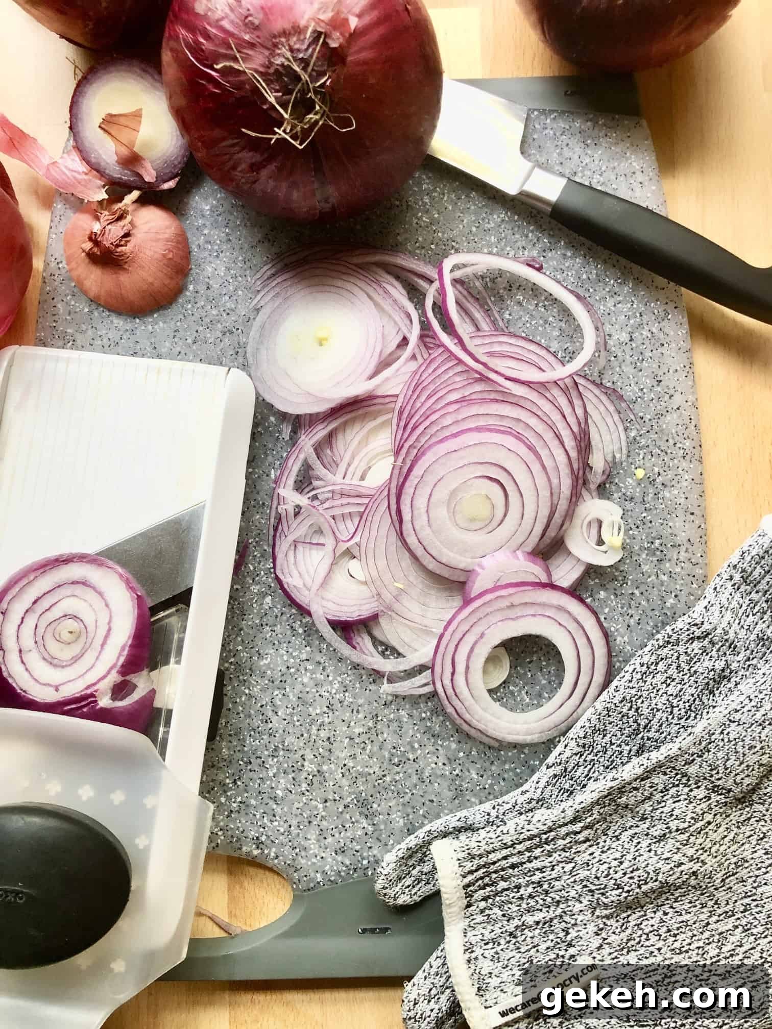 Sweet and Sour Pickled Onions Recipe for Tangy Homemade Flavor 3 sweet & sour pickled onions