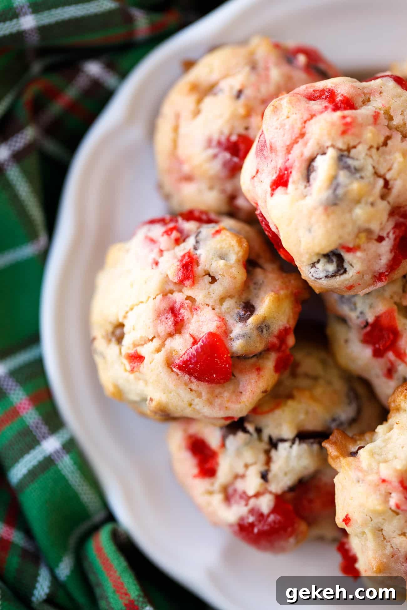 Cherry Chocolate Nut Cookies Recipe - these tasty cookies are perfect for the holiday season! #cookies #christmascookies #holidaycookies