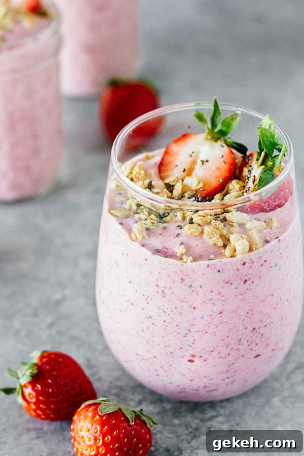 Strawberry Banana Chia Seed Smoothie | 25+ Chia Seed Recipes