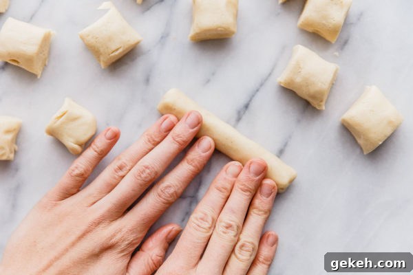 How to Make Almond Crescent Cookies