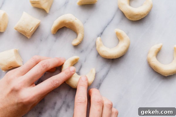 How to Make Almond Crescent Cookies