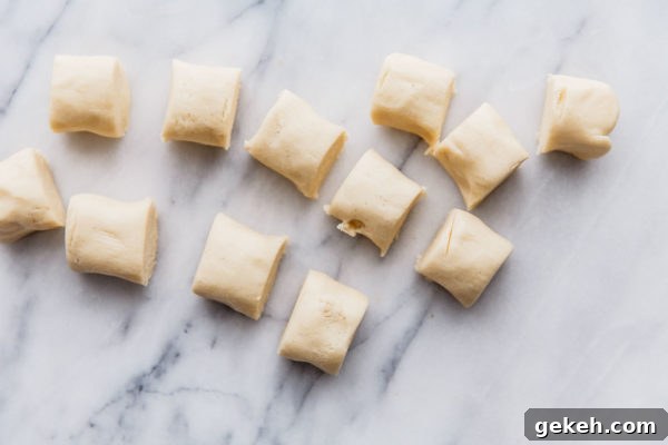 How to Make Almond Crescent Cookies