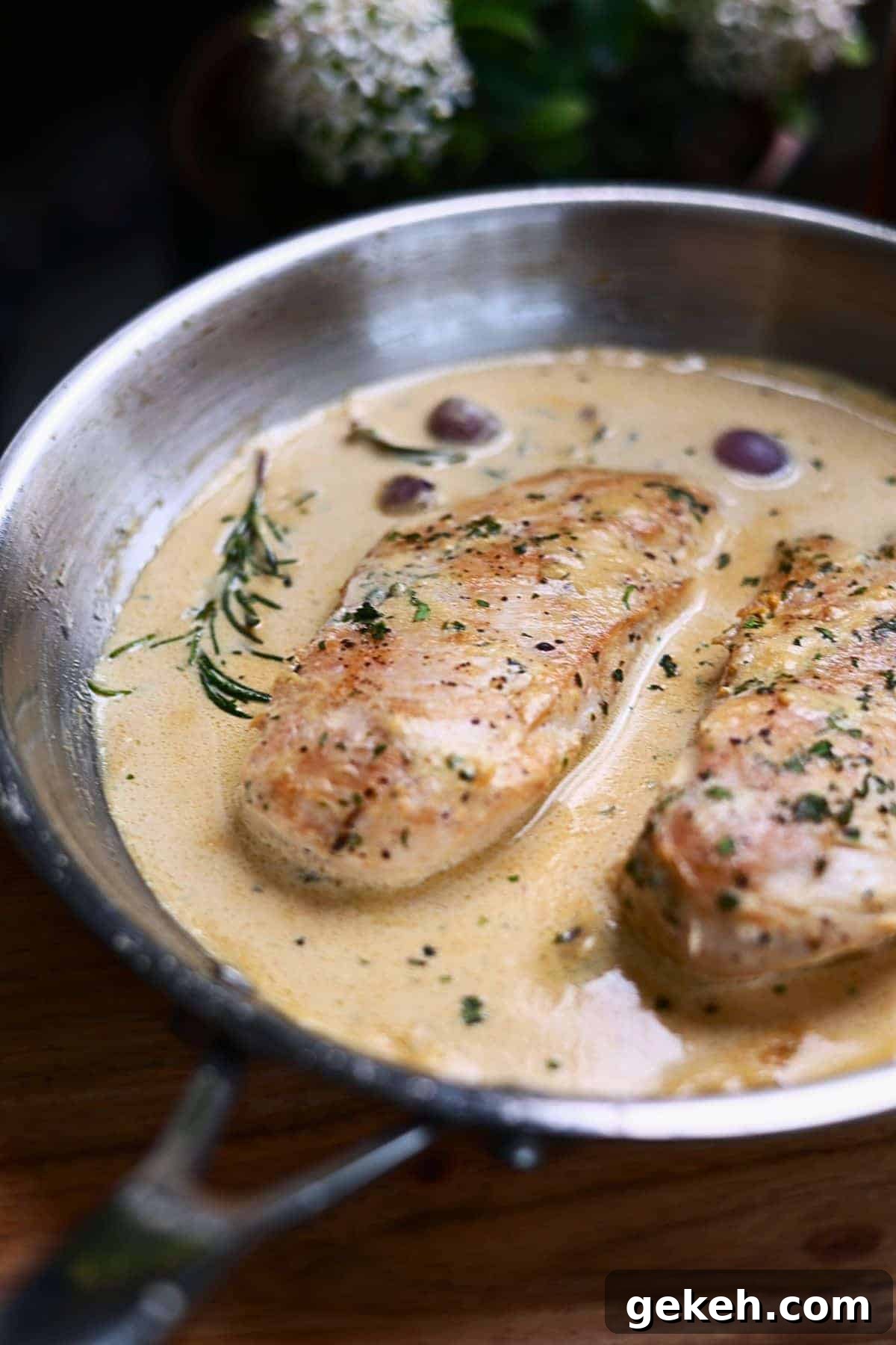 Easy Creamy Garlic Chicken Breast