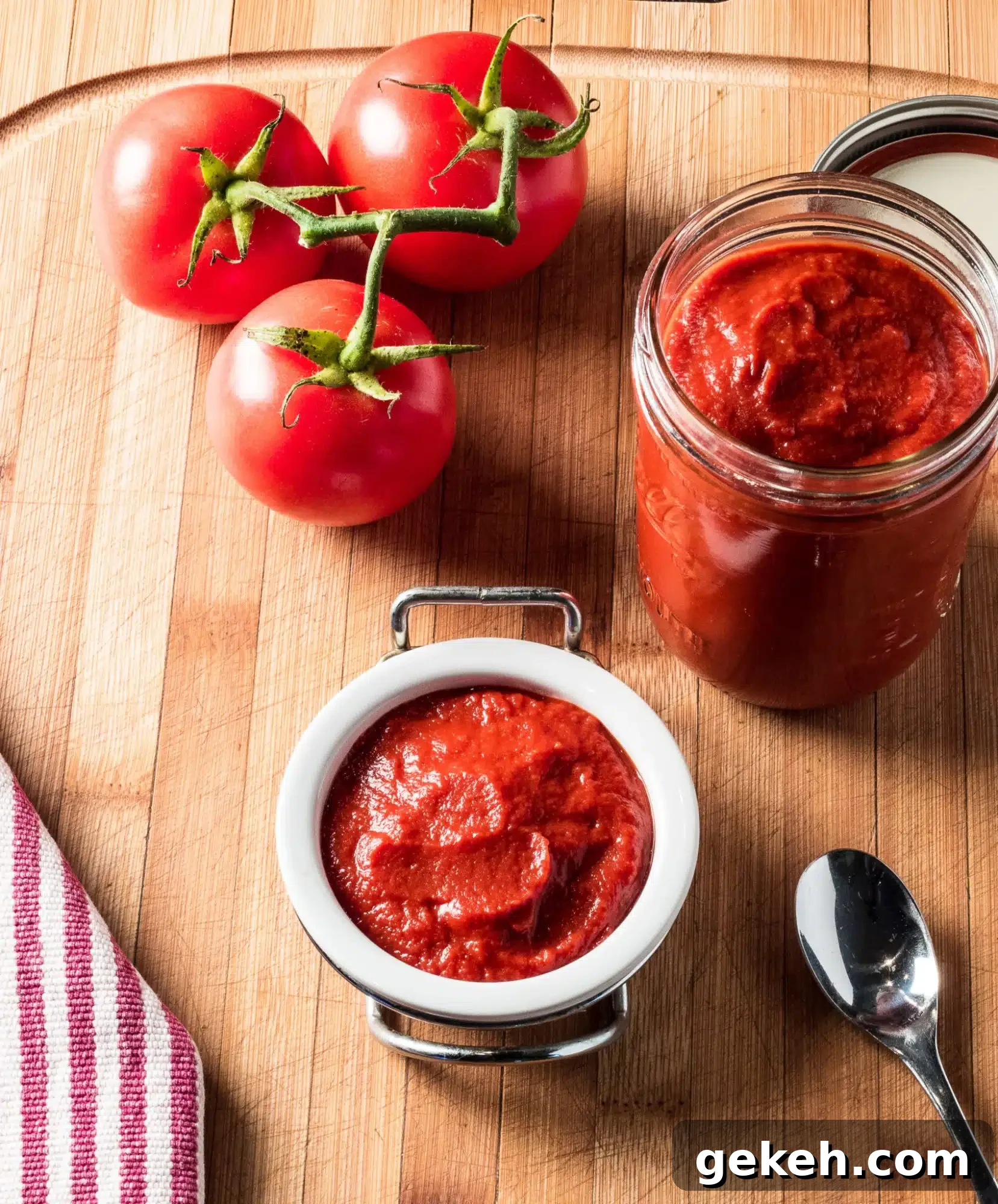 Homemade Sugar-Free Ketchup Recipe: Low-Carb Tomato Condiment 4 Tomato ingredients